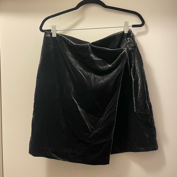 NWT Ann Taylor Metallic Dark Grey Velvet Wrap Skirt - Picture 5 of 6